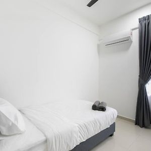 Newly Renovated 3Bedroom Vacation Home 6-8Pax 峇六拜 Exterior photo