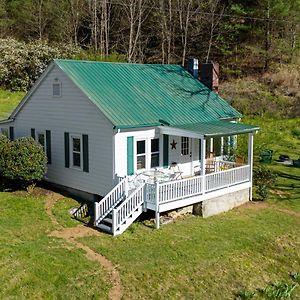 Idyllic Asheville Countryside Home On 70 Acres Mars Hill Exterior photo