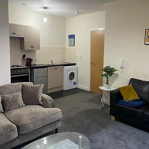 One Bedroom At Manchester, Old Trafford Exterior photo