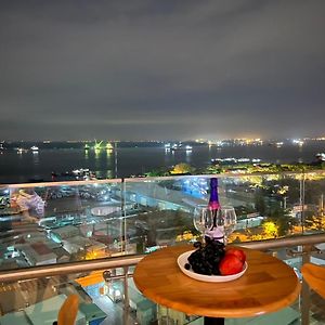 Sky89 Luxury River View_Sauna_Infinity Pool_Netflix 胡志明市 Exterior photo