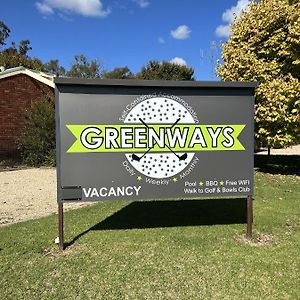 Greenways Holiday Units 托克姆沃尔 Exterior photo