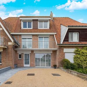 Sunny Villa In Middelkerke Only 700 M From The Sea Exterior photo