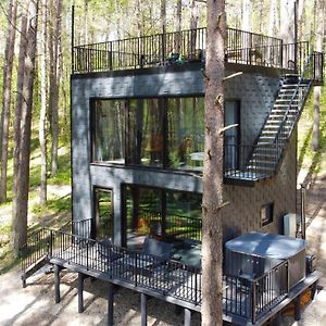 Premium Forest Bungalow With Hot Tub Azuluokesa Exterior photo