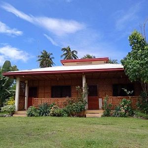 Caminres Homestay Mambajao Exterior photo