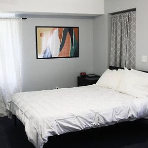 Spacious Cozy 2 Bedroom - Near Ewr/Nyc/Outlet Mall 纽瓦克 Exterior photo