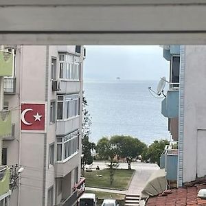 GemlikCadde Ustu, Deniz Manzarali Ferah Bir Daire公寓 Exterior photo