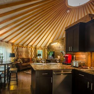 ToptonSpring Ridge Luxury Yurt - Creekside Glamping With Private Hot Tub别墅 Exterior photo