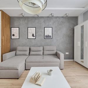 Modern Studio With Balcony For 4 Guests In Wroclaw By Renters公寓 Exterior photo