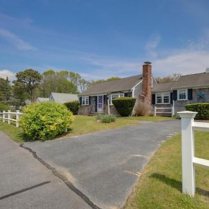 Cape Cod Escape With Yard, 1 Mi To Beach 西丹尼斯 Exterior photo