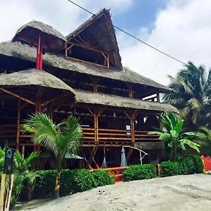 Hotel Bambu 莫姆皮切 Exterior photo