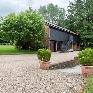 The Cart Lodge At Grove Barn 埃耶 Exterior photo