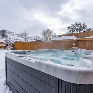 Modern Home Near Uvu And Byu With Hot Tub And Mountain Views 奥勒姆 Exterior photo
