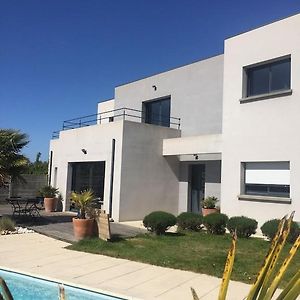 Maison Moderne Avec Piscine Chauffee Dans La Baie Du Mont St Michel 200M2 Yquelon Exterior photo