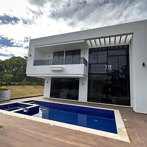 Espectacular Y Moderna Casa Vacacional En Melgar别墅 Exterior photo