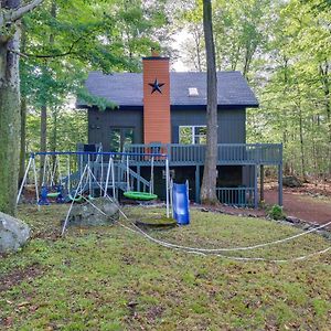 Pet-Friendly Tobyhanna Retreat With Deck And Playset! Exterior photo