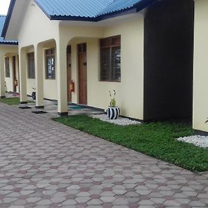 Remarkable 10-Bed Cottages In Bagamoyo Bunju Exterior photo