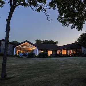 Chew StokeKingsley Lake View & Paddocks - A Group Retreat With Hot Tub, Sports Bars & Spectacular Lake Views In The Mendip Hills Aonb别墅 Exterior photo