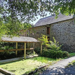 Breton Stone Cottage With A Garden Near The River La Vicomté-sur-Rance Exterior photo