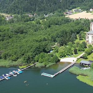 Markus Haus Kmb Seeappartement Am Ossiacher See Mit Direktem Seezugang Und Hallenbad Tschoran Exterior photo