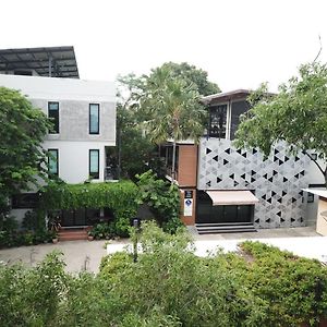 曼谷蓬蓬之家公寓 Exterior photo
