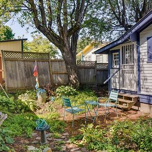 Charming City Cottage About 8 Mi To Downtown Portland! Exterior photo