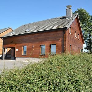 Stunning, Wooden Villa Located In 杜柏 Exterior photo