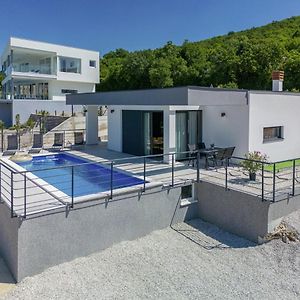 Villa Ambri In Trget - Haus Fur 4-5 Personen Exterior photo