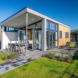 Modern Chalet With Dishwasher, In Friesland 阿克伦 Exterior photo