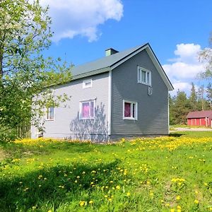 Villa Mummola Kahden Makuuhuoneen Huoneisto Lahella Jokea Simpele Exterior photo