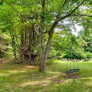 Saylorsburg Home With Fire Pit And Hiking Trail Access Effort Exterior photo