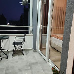 Apartment Minutes Away From The Beach 乌尔齐尼 Exterior photo