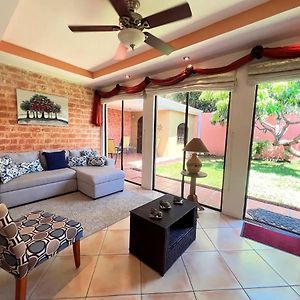 Beautiful Home W/ Backyard, Ac - Close To Airport Brasil Exterior photo