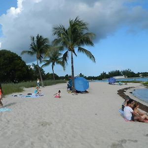 Cozy Tropical Paradise In Middle Keys, Excellent Location In The Marathon. Exterior photo