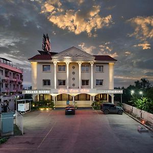 皇家宫殿酒店 Karād Exterior photo
