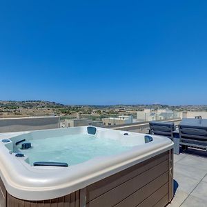 Lux Penthouse Valley Views Hot Tub In Siggiewi Exterior photo