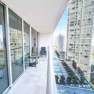 Icon & W Hotel Waterfront 22Nd Floor Top Spa 迈阿密 Exterior photo