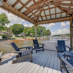 Pet-Friendly Lake Norman Home With Boat Dock! 穆尔斯维尔 Exterior photo