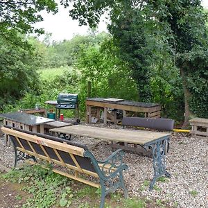 Shepherds Hut 1 At Laddingford - Uk32531 Yalding Exterior photo