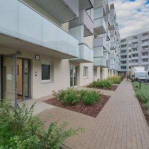 Blue Sky Apartment With Parking & Balcony By Renters 弗罗茨瓦夫 Exterior photo