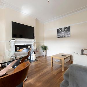 Abbey Wood4 Bed House In Abbeywood 7 Beds Sleeps 10 Mins Walk To Abbeywood Station.别墅 Exterior photo