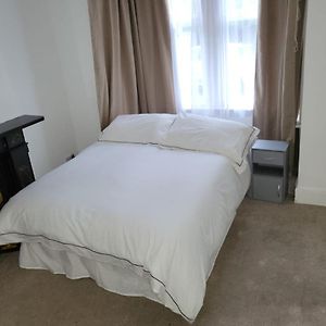 Affordable Rooms In Gillingham 吉林汉姆 Exterior photo