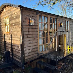 Elmcroft, Large House With Shepherds Hut 吉林汉姆 Exterior photo