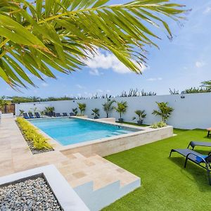 Stunning 10-Bedroom Private Villa 棕榈滩 Exterior photo