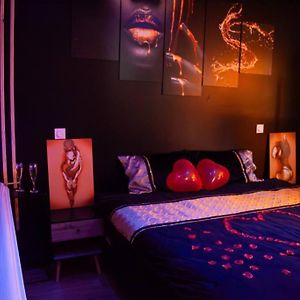 Love Room Cocon Sri-Yani Sauna Jacuzzi 厄斯曼斯 Exterior photo