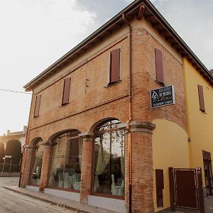 Locanda Del Vecchio Mulino 费奥拉诺·莫德内塞 Exterior photo