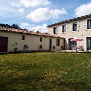 Le Logis Gourmand A Payroux住宿加早餐旅馆 Exterior photo