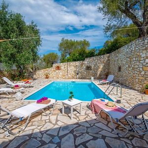Dive Into Summer - Kirki'S Cozy Pool Gem On Paxoi Ieromonachos Exterior photo