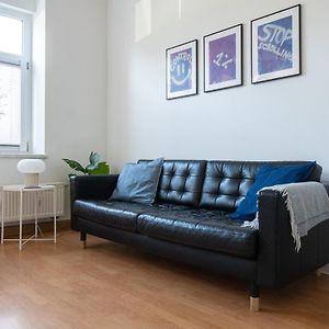 Komfortable Monteursunterkunft: 5-Zimmer-Wohnung Mit 6 Getrennten Betten, Couch Und Fernseher 埃尔福特 Exterior photo