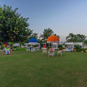 Stayvista'S Udaan Manor With Outdoor Pool, Jacuzzi & Lush Lawn With Gazebo & Bar Chandīgarh Exterior photo