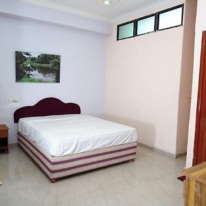 Holiday Home Ccohin Kochi Exterior photo